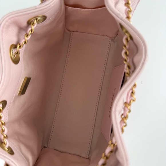 New CHANEL 25 Mini Pink Quilted Caviar Leather Shoulder Bag - Picture 11 of 12